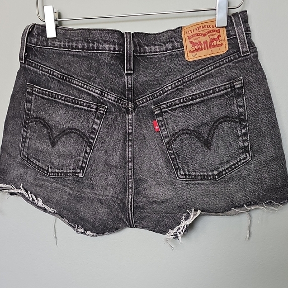 Levi's 501 Size 29 Button Fly Festival VSCO Black Denim Cut Off Women's Shorts - Picture 7 of 11